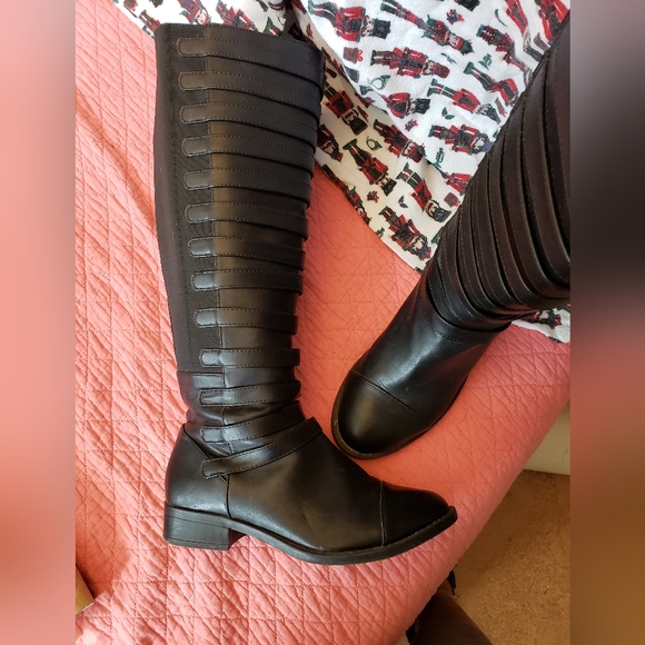 Torrid black boots - Picture 5 of 9